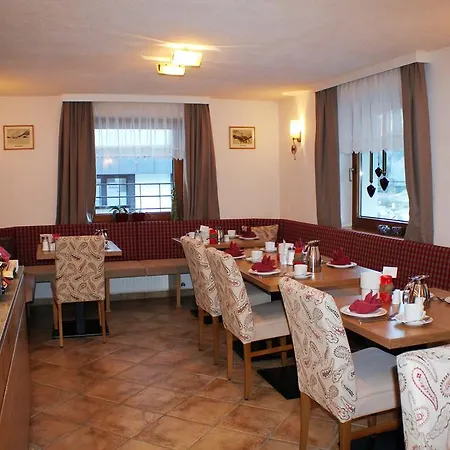 Haus Zangerl Inkl Sommer-karte Premium Pensjonat St. Anton am Arlberg