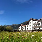 Haus Zangerl Гостевой дом Санкт-Антон-ам-Арльберг