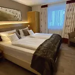 Haus Zangerl Гостевой дом 4*