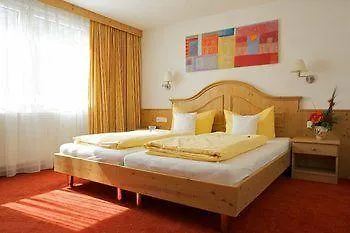 בית הארחה Haus Zangerl 4*