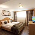 Haus Zangerl 4* 장크트안톤암아를베르크