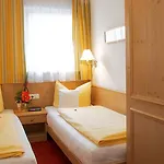 Haus Zangerl 게스트하우스 장크트안톤암아를베르크