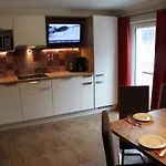 Haus Zangerl 게스트하우스 4*