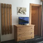 Haus Zangerl 장크트안톤암아를베르크