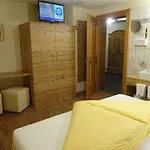 Casa de hóspedes Haus Zangerl 4*